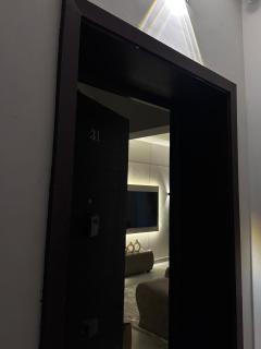 Sunlit Comfort-Designer Flat In Privado Madianty - 3