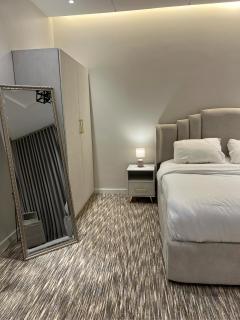 شقة واسعة بلمسة فندقية - 8