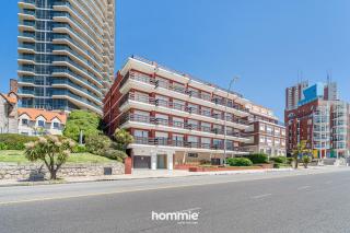 Depto en la costa y Alem - 9