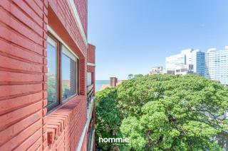 Depto en la costa y Alem - 7