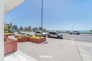 Depto en la costa y Alem - 4