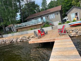 Cozy front lake cottage! - 8