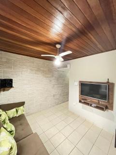 Casa com área gourmet e piscina em Caraguatatuba - 0