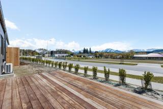 New Contemporary Studio Escape - 8