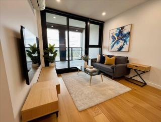 Modern City Views 2BR Apartment in Box Hill - 7