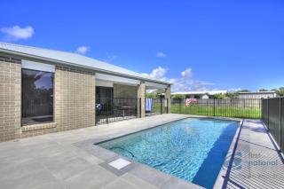 28 First Avenue - Woodgate - 0