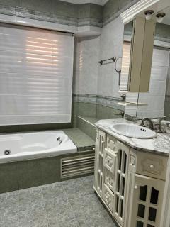 Gran Casa Amplia Ituzaingo Centro Familiar Excelente - 4