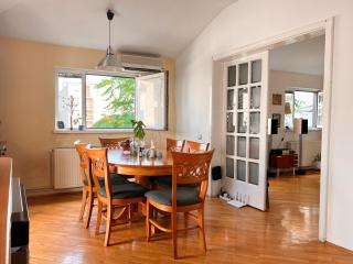 Room for one in sunny 93m2 apt - 4