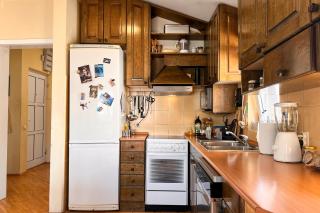 Room for one in sunny 93m2 apt - 2