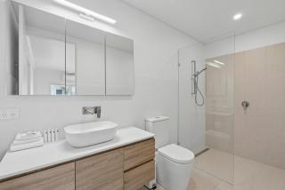 Sandy Toes - Walk to Beach, Pet Friendly, Stylish - 2