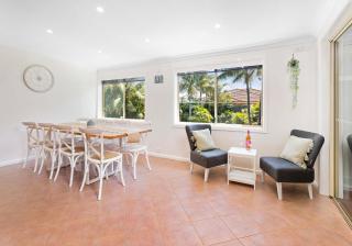 Coastal Palms - Family & Pet-Friendly Beachside Haven - 6