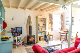 Ian's Cottage, Wedmore - country cottage for two - 4