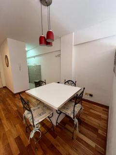 Cómodo, a metros del Shopping Abasto - 9