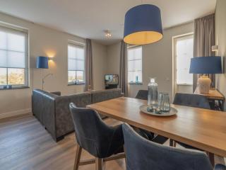 SeaLuxe Suite 27D - 6