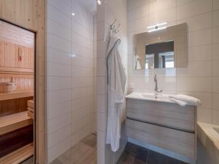 SeaLuxe Suite 27D - 4