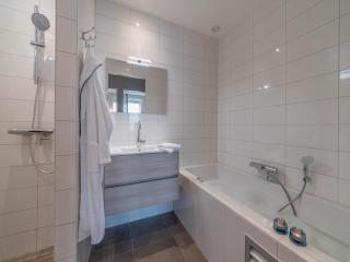 SeaLuxe Suite 27D - 3