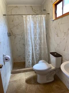 Cabaña con quincho, tinaja y piscina - 1