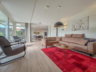 Coast and Calm 63 - 3