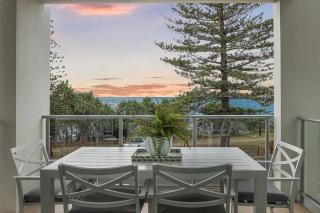 Dwell at 38, Oceanfront Apartment - 6