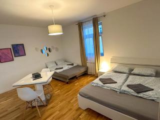 Serene Apartment near Wenceslas Sq & Main Station - 4
