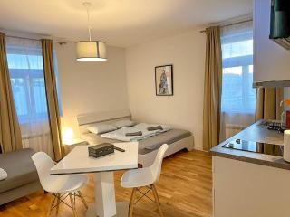 Serene Apartment near Wenceslas Sq & Main Station - 8