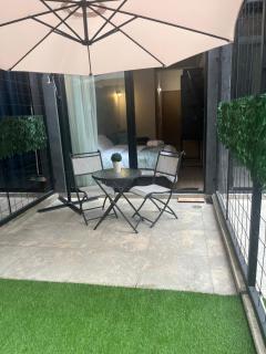 Nuevo Apto Loft con Lindo Patio a 5 min caminando a la Embajada Americana, cerca al centro Histórico , Aeropuerto etc - 0