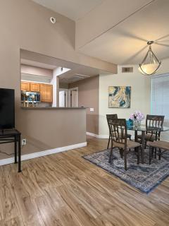 Great Amenities, Pool, Sauna Gym - Phoenix - 5