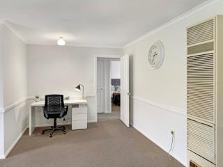 Suburban Bliss - Elegant Villa 1 - 7