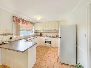 Suburban Bliss - Elegant Villa 1 - 5