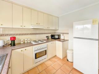 Suburban Bliss - Elegant Villa 1 - 4