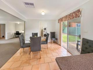 Suburban Bliss - Elegant Villa 1 - 3