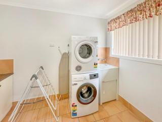 Suburban Bliss - Elegant Villa 1 - 2