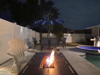 Beautiful Pool, Close To Beaches - 9