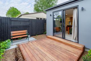 The Nest - Modern Studio Retreat with Parking - 7