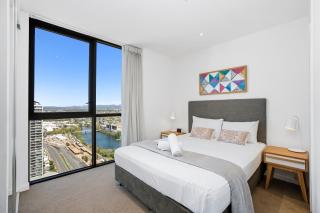 Breezy Seaview 2BR Apt in Broadbeach - 9