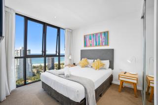 Breezy Seaview 2BR Apt in Broadbeach - 5