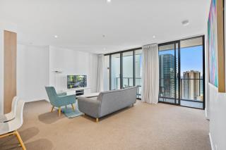 Breezy Seaview 2BR Apt in Broadbeach - 4