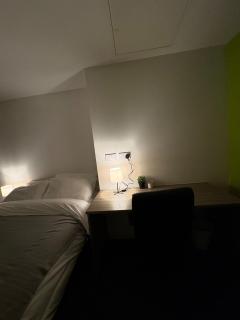 Central Notts studio flat, Sleeps up to 2 - 8