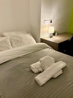 Central Notts studio flat, Sleeps up to 2 - 9