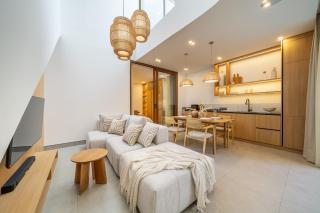 Berawa Week 6 - Tropical 2-Bedroom Villa with Private Pool and Relaxing Garden - 1