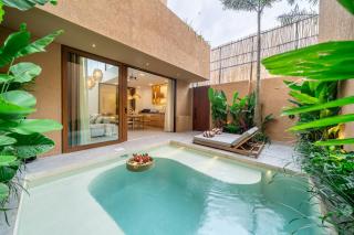 Berawa Week 6 - Tropical 2-Bedroom Villa with Private Pool and Relaxing Garden - 0