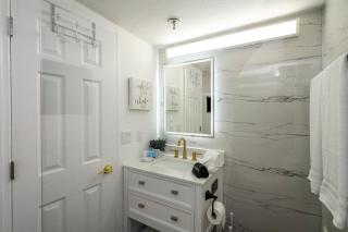 Stylish Studio Private Terrace & Volcano Bay view - 4