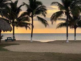 Sunshine Cabanas At Ocean View - 8