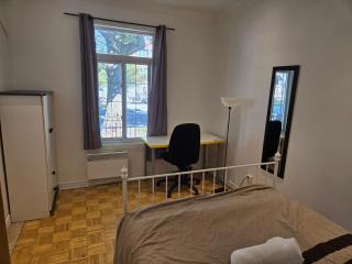 Delightful room near Metro Monk station with Self Check-in - 9