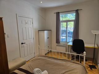 Delightful room near Metro Monk station with Self Check-in - 8