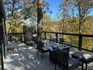 Henry Hollow Retreat Terrace - 7