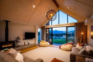 Architectural Alpine Escape - 8