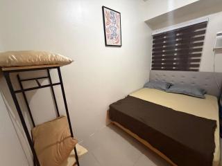 Staycation big room sm north grass residences 2 bed - 5