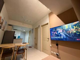 Staycation big room sm north grass residences 2 bed - 0