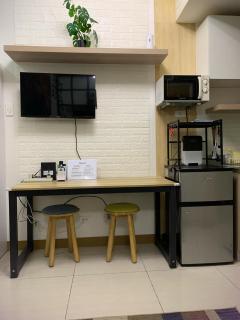 Comfy Studio near Southmall Las Piñas - 1